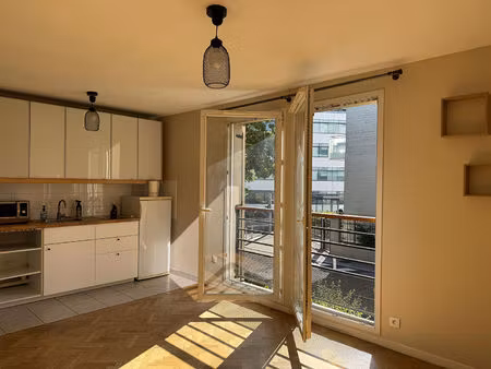 studio 30;53 m² dans residence recente centre rungis