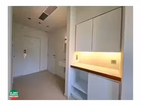 bureaux à louer à vier uitersten 32 sint-andries (rbw11737)
