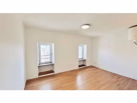 location appartement 1 pièce 21.9 m² à blaye (33390)  350 €