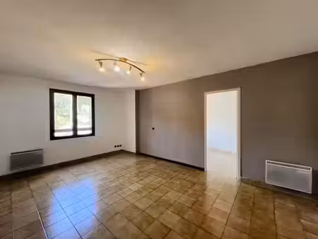 location appartement 2 pièces 45.25 m² à manosque (04100)  550 €