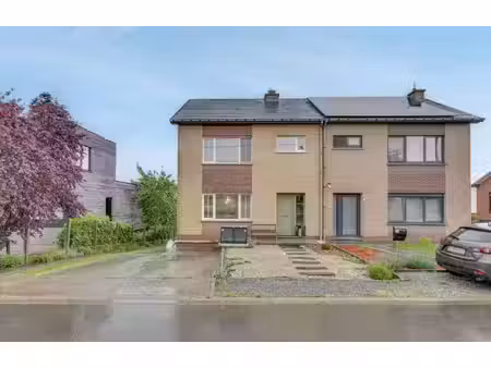 ruime meergezinswoning met twee appartementen