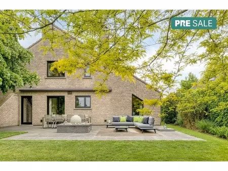 alleenstaand huis op gunstige ligging te koop in waregem