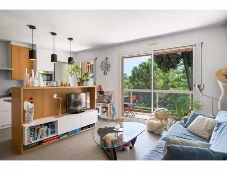 bel appartement familial dans une copropriété avec piscine