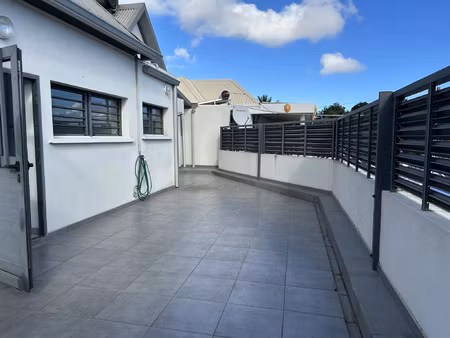 location appartement 3 pièces 67 m² à saint-pierre (97410)