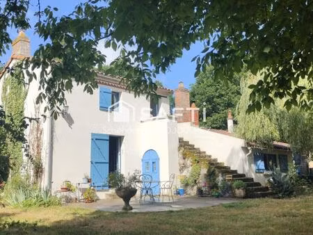 maison en pierres de 130m² avec une grange de 188m² - terrain de 2 3 hectares