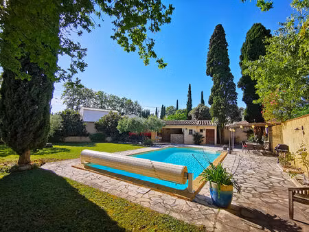 maison 8 pièces de 214 m² sur 1556 m² de terrain avec studio  piscine et garage