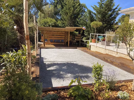 a vendre au coeur du moulleau grande villa avec jardin - arc