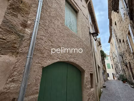 maison de ville a renover au coeur du village de pelissanne