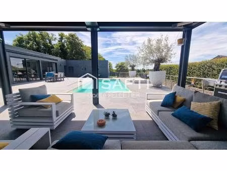 propriété contemporaine d'exception avec piscine  pool-house  jacuzzi et appartement indép