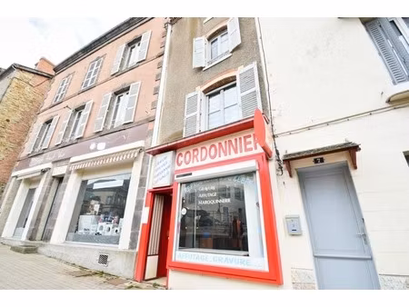*** grande maison a renover en centre ville - billom 63160 ***