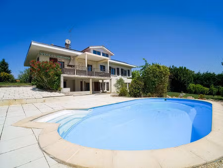 maison familiale avec piscine à geaune