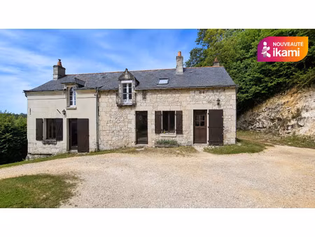 maison en pierre avec dépendances sur plus de 8 500 m2 de te