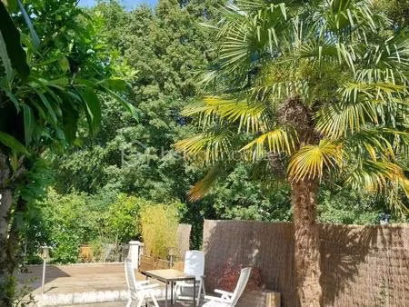 maison de charme des années 50 rénovée avec jardin paysager à reugny
