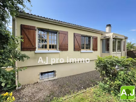 maison de plain-pied trois chambres sur sous-sol total