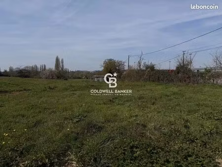 terrain 1904 m² saint-pavace