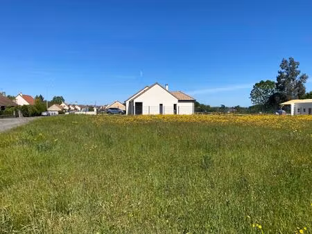 très rare terrain constructible de 2211 m2