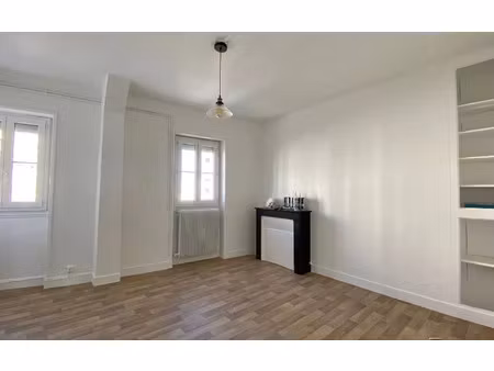 location appartement  m² t-3 à orléans  726 €
