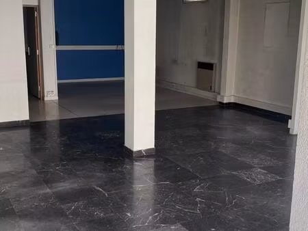 local 155 m2