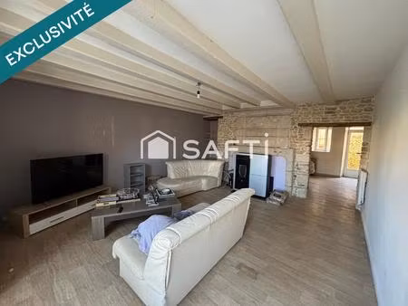 maison avec extérieur et garage