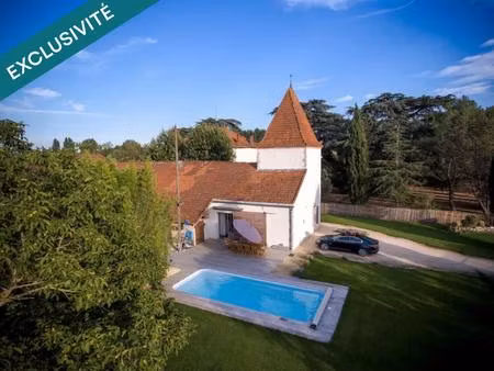 maison en pierre 150 m²  piscine et accès au lot