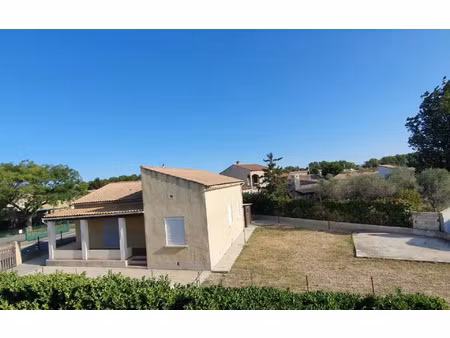 location maison  78.16 m² t-4 à saint-martin-de-crau  1 445 €
