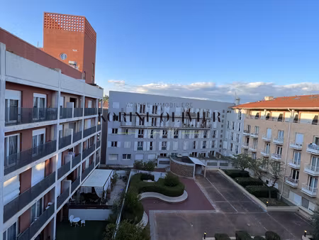 aix quartier mejanes - t2 avec parking en sous-sol