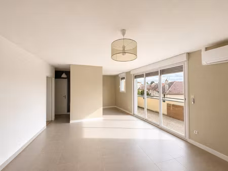nancy / bras vert : lumineux appartement t3 avec terrasse et