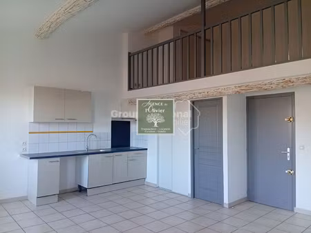 beaucaire centre - appartement t2 en mezzanine de 44m2