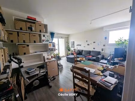 bel appartement dans le centre de tours.
