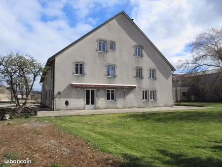 appartement 6 pièces 227 m²