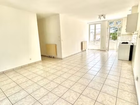 location appartement 3 pièces 63.25 m² à saint-donat-sur-l'herbasse (26260)  650 €