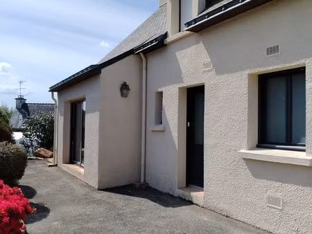 location maison familiale rénovée - centre bourg de saint ave