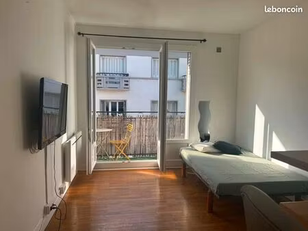 location studio meublé 23m2