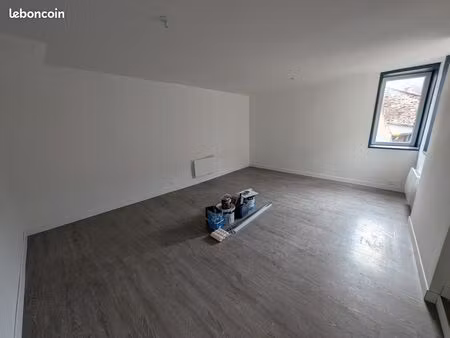 studio 3 pièces avec petite cour – entièrement refait à neuf – centre-ville de lillers 621