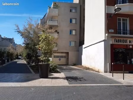 location place de parking