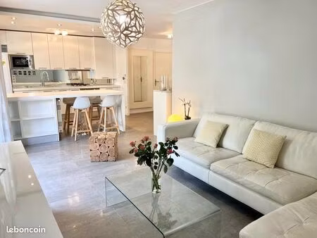 superbe t3 meublé de 62 m² en rez-de-jardin sans vis-à-vis – garage fermé privatif – aix l