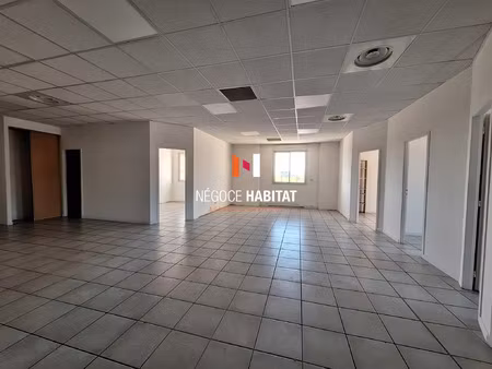 location commerce 128 m² à sommières (30250)