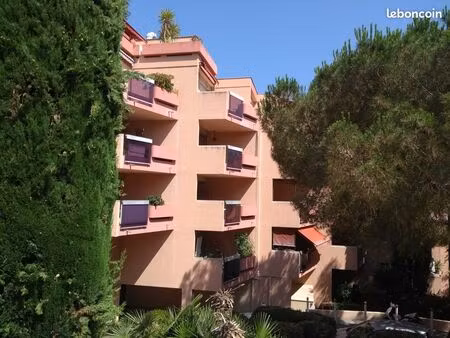 beau studio meublé calme terrasse 100m mer