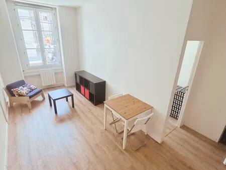 appartement t2 meublé – hyper-centre saint-étienne (rue de la ville)