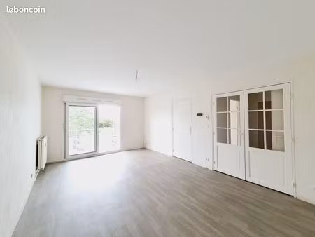 t3 - 68m2 lumineux avec balcon - centre joué-lès-tours
