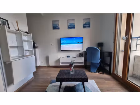 location meublée appartement 1 pièce 15 m² à clichy (92110)  850 €