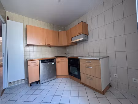 location appartement 3 pièces 73 m² à le mée-sur-seine (77350)  870 €