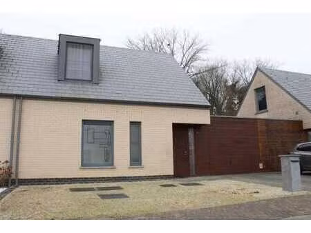 maison 2 ch. avec jardin de gravier  garage et parking