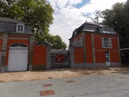 belle maison 4ch avec jardin  cour  parking & garage