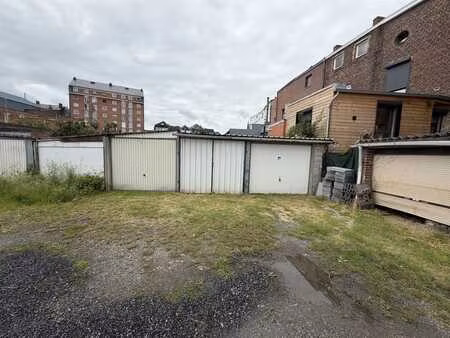 ensemble de 3 garages