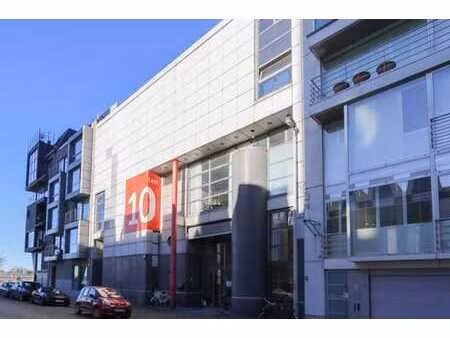 espace de coworking branché à l'ijzerenpoortkaai