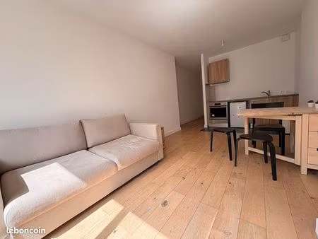 studio 1 pièce 26 m²