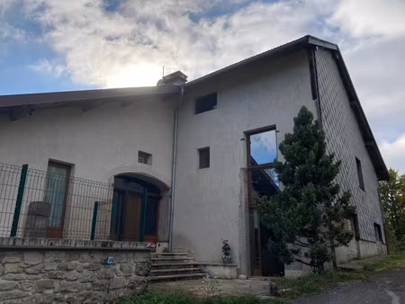 location maison 5 pièces 150 m² à les crozets (39260)  865 €