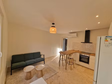 location meublée maison 3 pièces 70 m² à castries (34160)  1 195 €