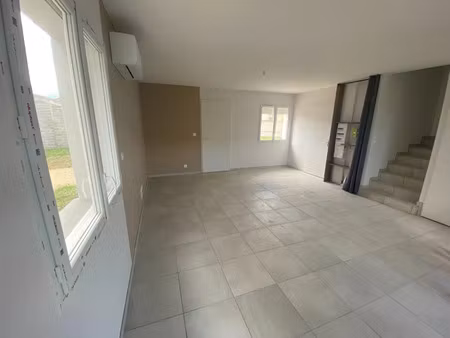 location villa 4 pièces 84.68 m² à saint-donat-sur-l'herbasse (26260)  1 080 €